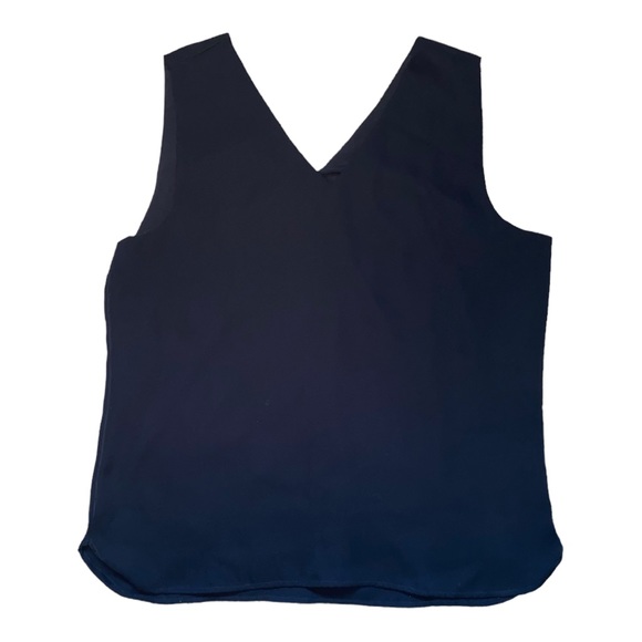 Elizabeth & Clarke The Bennet Unstainable White Sleeveless V-Neck Top | Size 10 - Picture 6 of 11